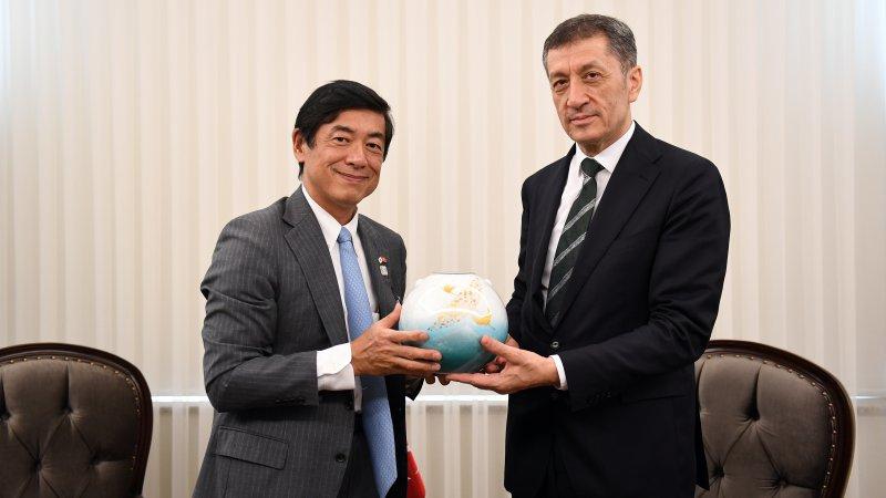 Bakan Selçuk, Japonya Büyükelçisi Mıyajıma´yı kabul etti